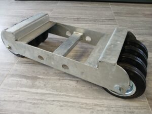 Dispozitiv de transportat auto avariate